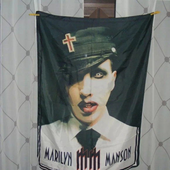 Meet your Posher/Seller Desiree - Picture 5 of 10